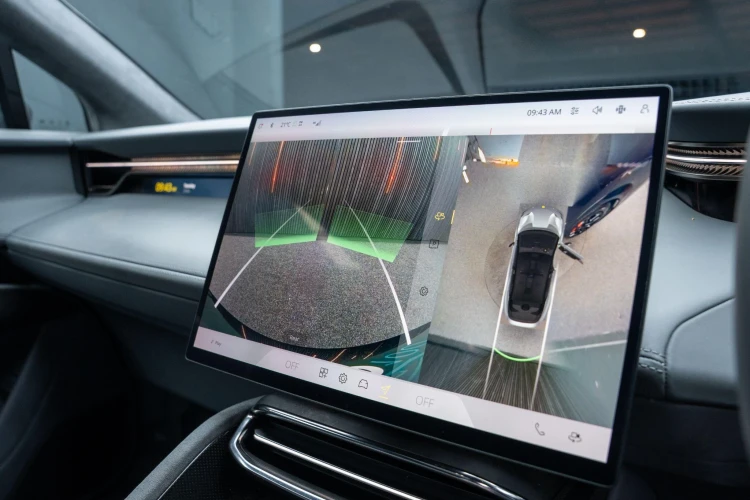 Vehicle Image 8