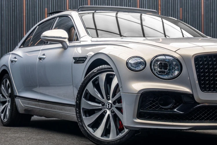 Vehicle Image 7
