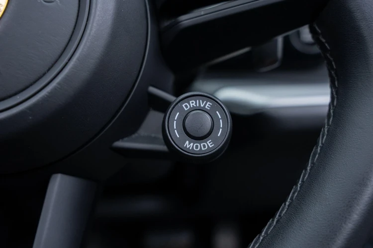 Vehicle Image 22