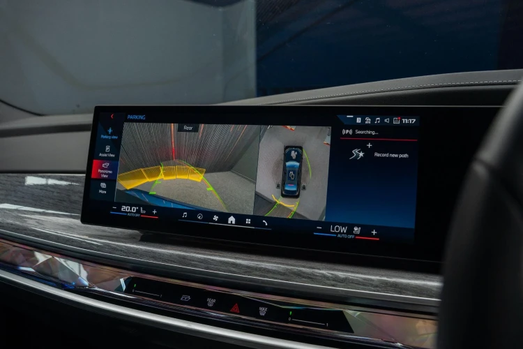 Vehicle Image 10