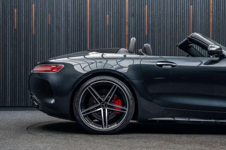 Vehicle Image 21