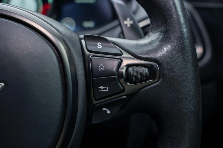 Vehicle Image 30