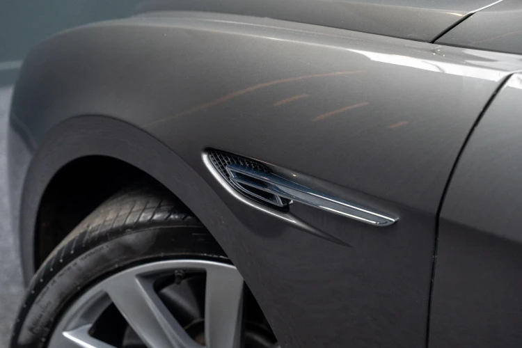 Vehicle Image 30