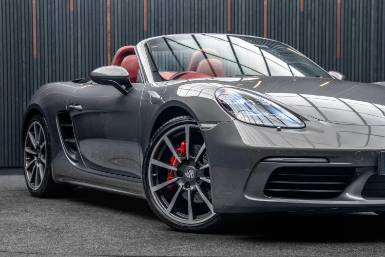 Vehicle Image 9