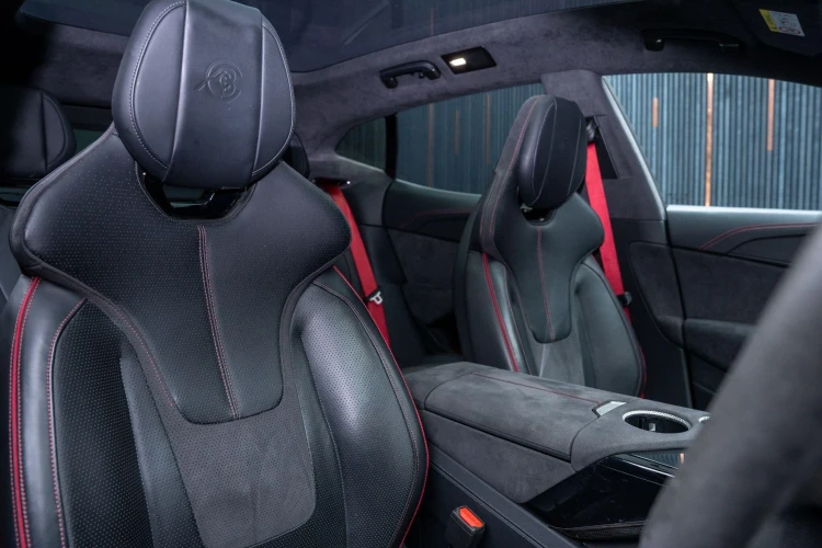 Vehicle Image 12
