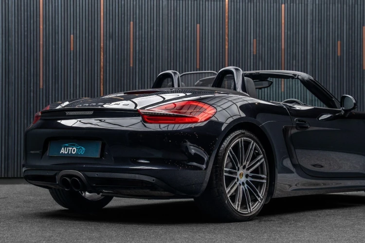 Vehicle Image 21