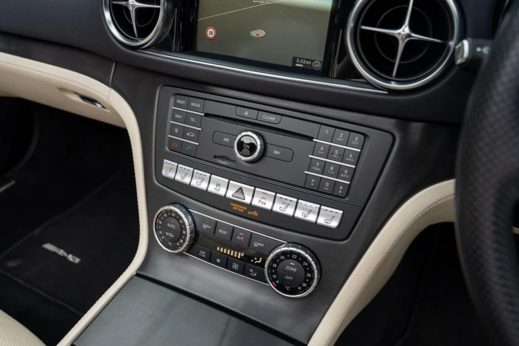 Vehicle Image 30