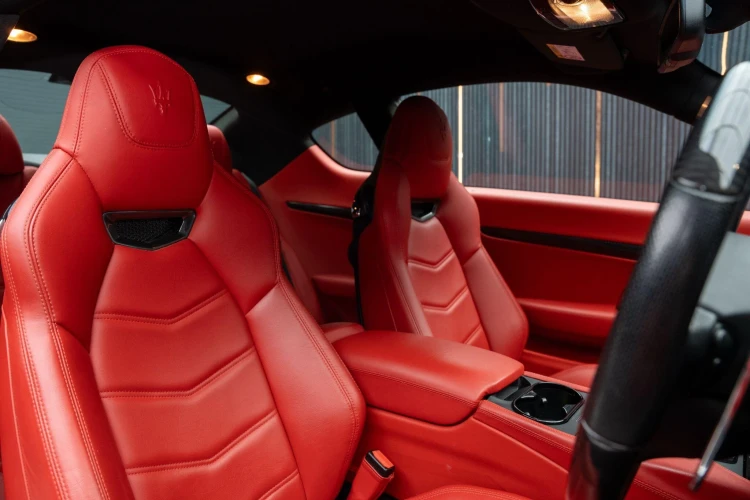 Vehicle Image 12