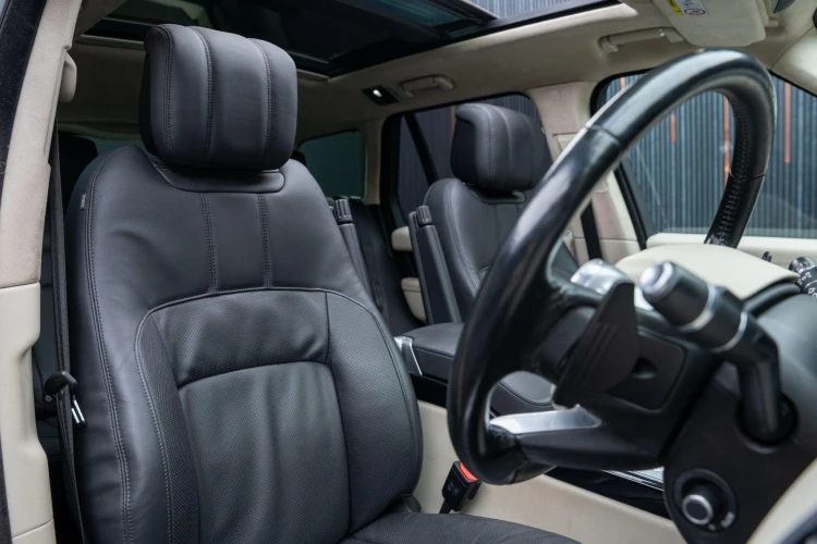 Vehicle Image 12
