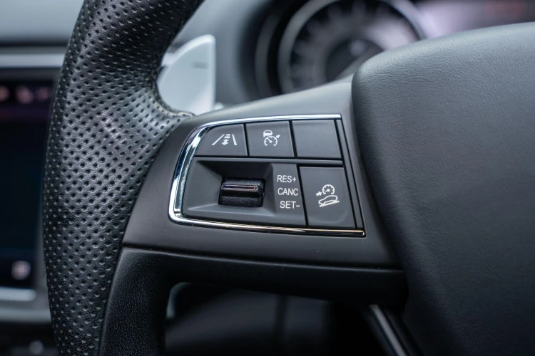 Vehicle Image 32