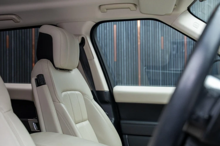 Vehicle Image 30