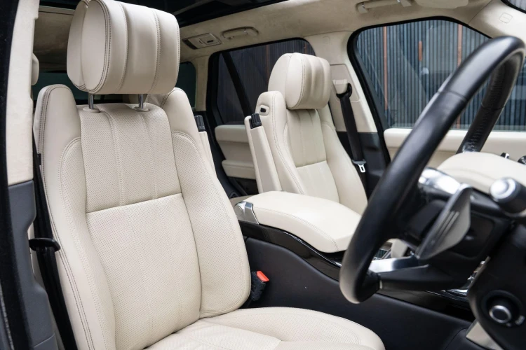 Vehicle Image 12