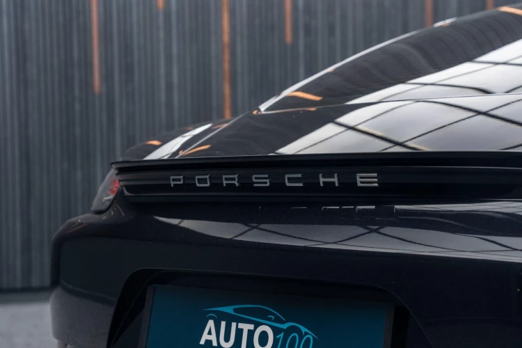 Vehicle Image 25