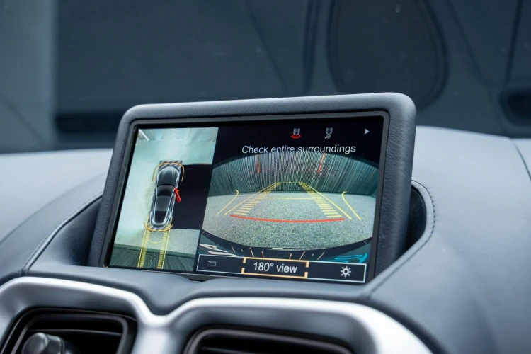 Vehicle Image 6
