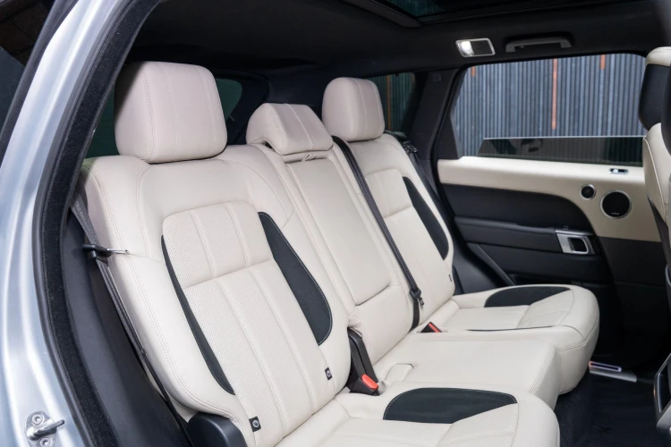 Vehicle Image 14