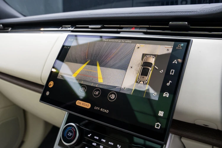 Vehicle Image 8