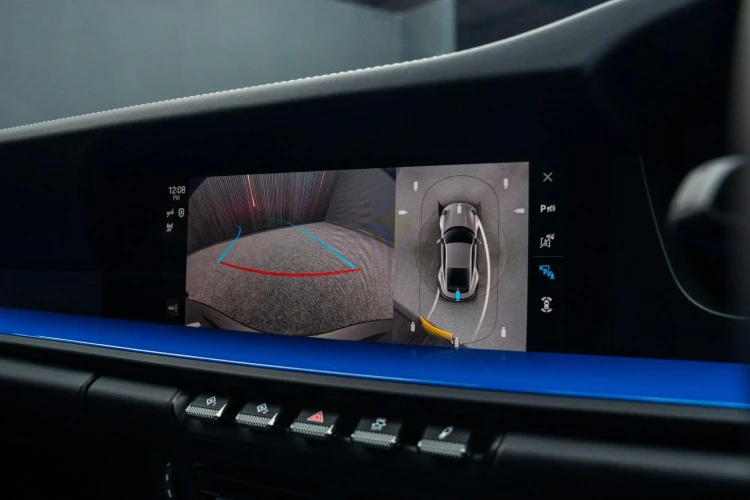 Vehicle Image 8