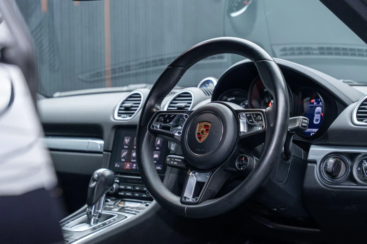 Vehicle Image 4