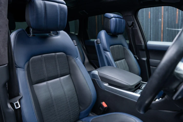 Vehicle Image 12