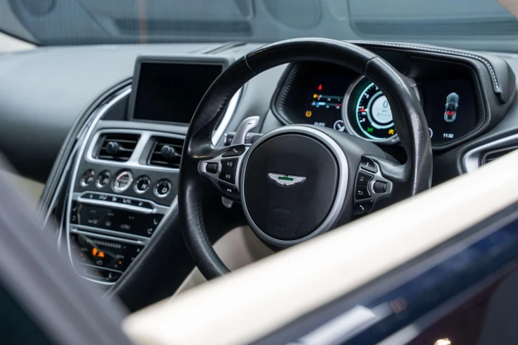Vehicle Image 30