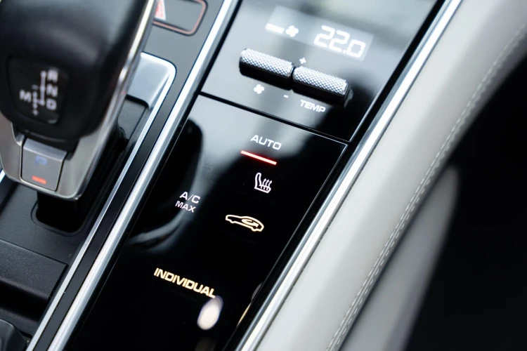 Vehicle Image 30
