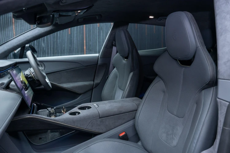 Vehicle Image 37
