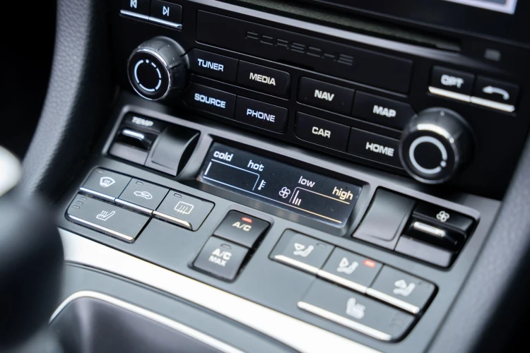 Vehicle Image 16