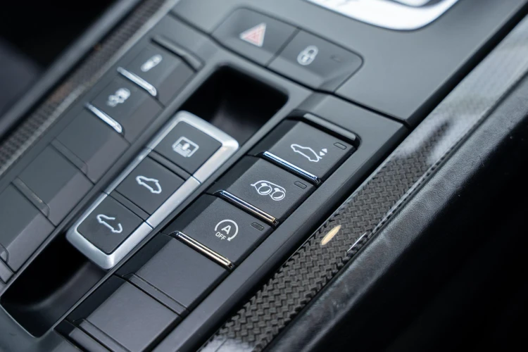 Vehicle Image 30