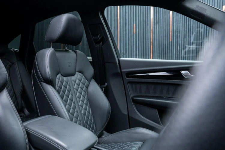 Vehicle Image 38