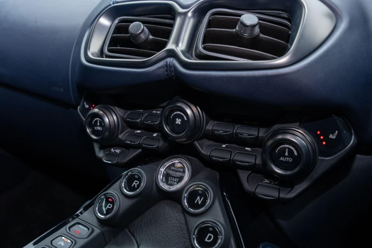 Vehicle Image 22