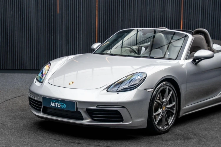 Vehicle Image 11