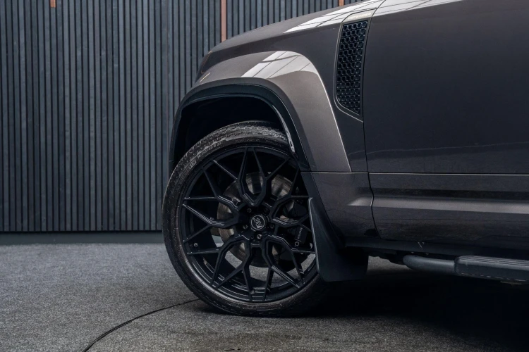 Vehicle Image 6