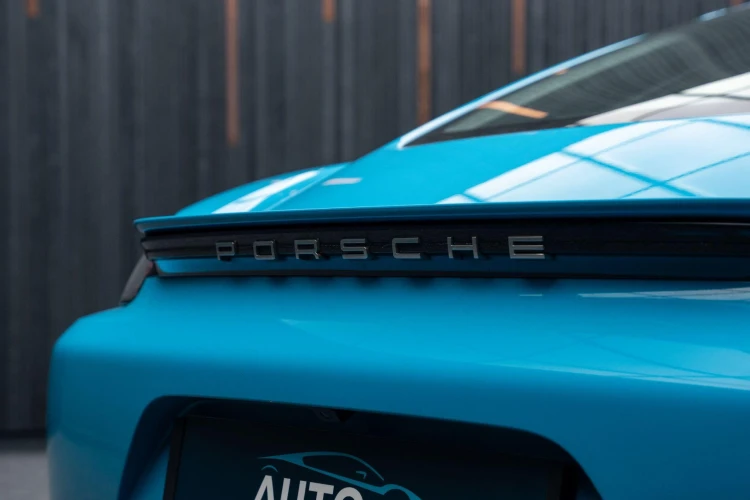 Vehicle Image 25