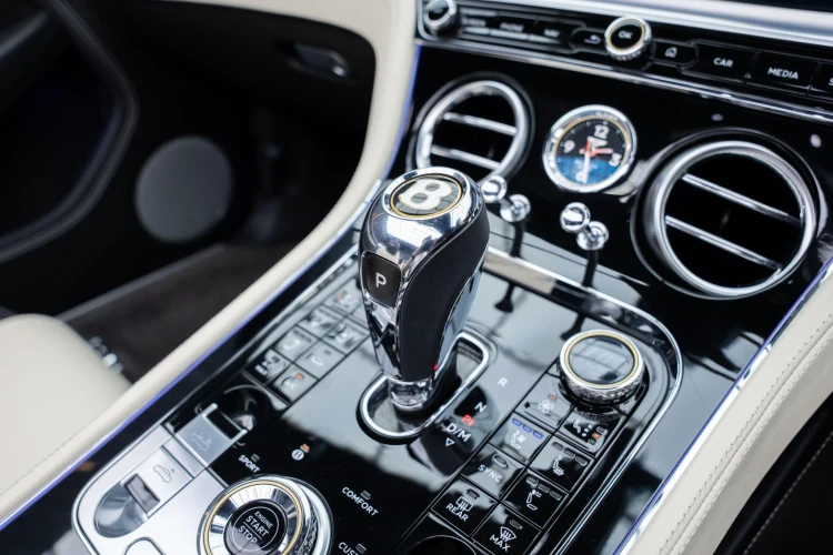 Vehicle Image 30
