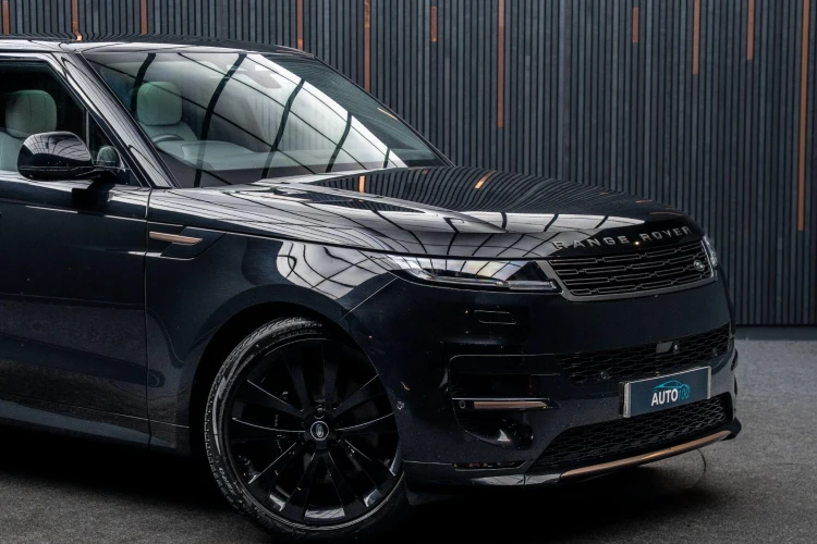 Vehicle Image 9