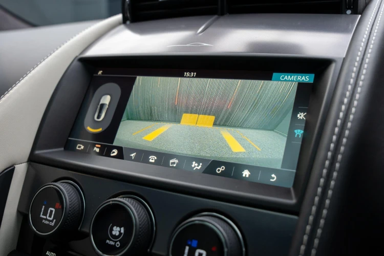 Vehicle Image 8