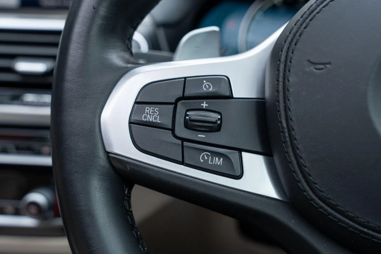 Vehicle Image 24