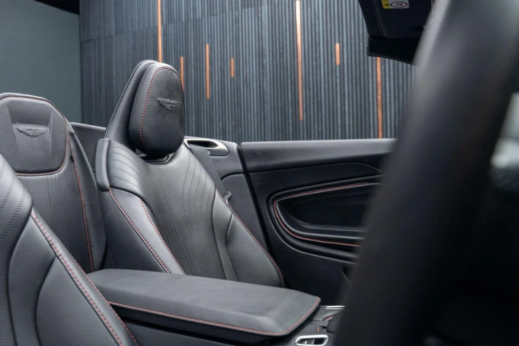 Vehicle Image 30
