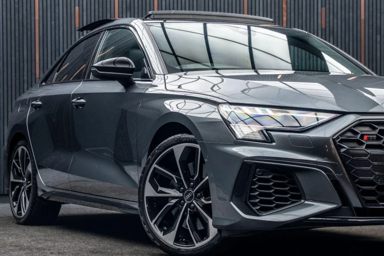 Vehicle Image 7