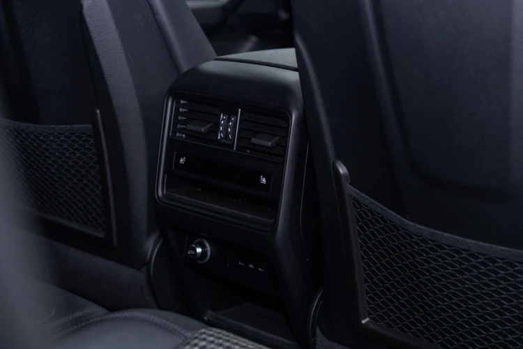 Vehicle Image 41