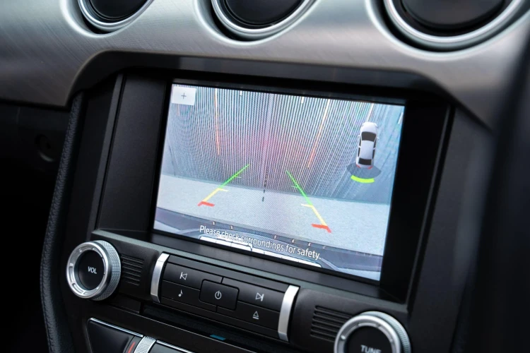 Vehicle Image 6