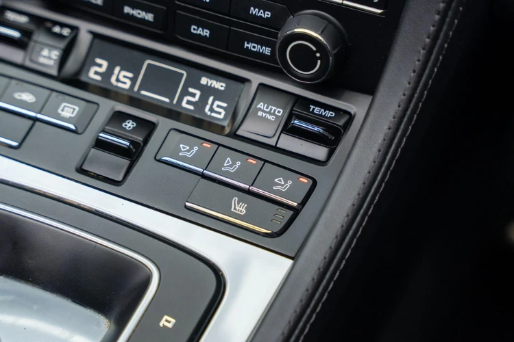 Vehicle Image 30