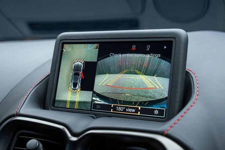 Vehicle Image 6