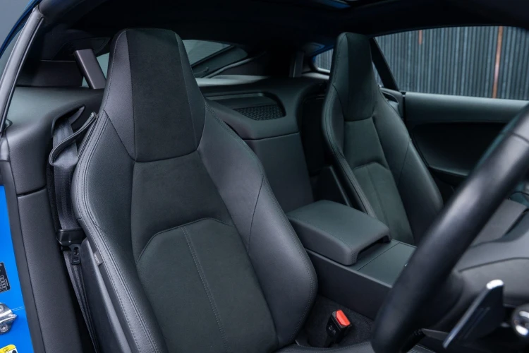 Vehicle Image 12