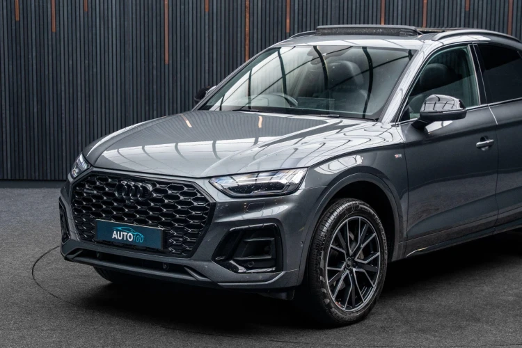 Vehicle Image 5
