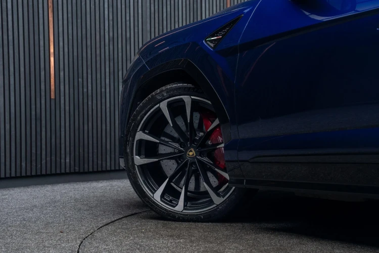 Vehicle Image 15