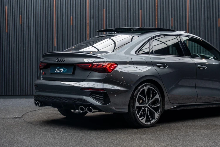 Vehicle Image 21
