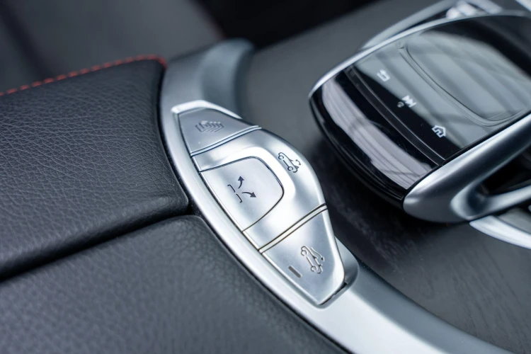 Vehicle Image 30