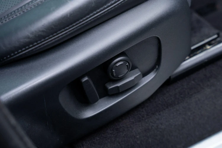 Vehicle Image 35