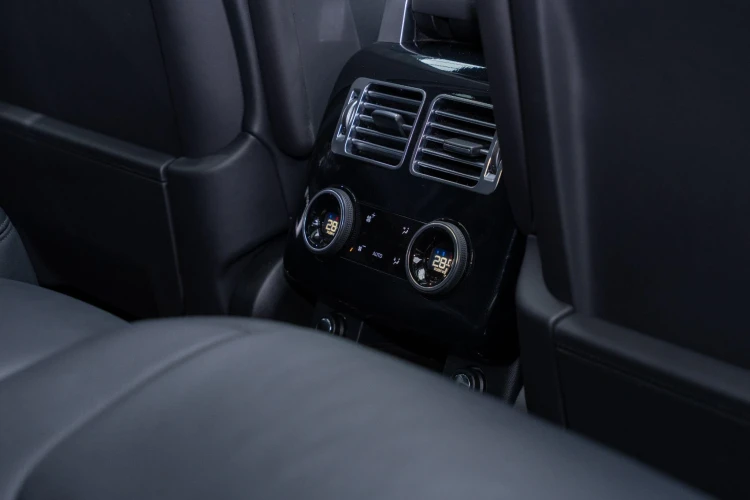 Vehicle Image 39